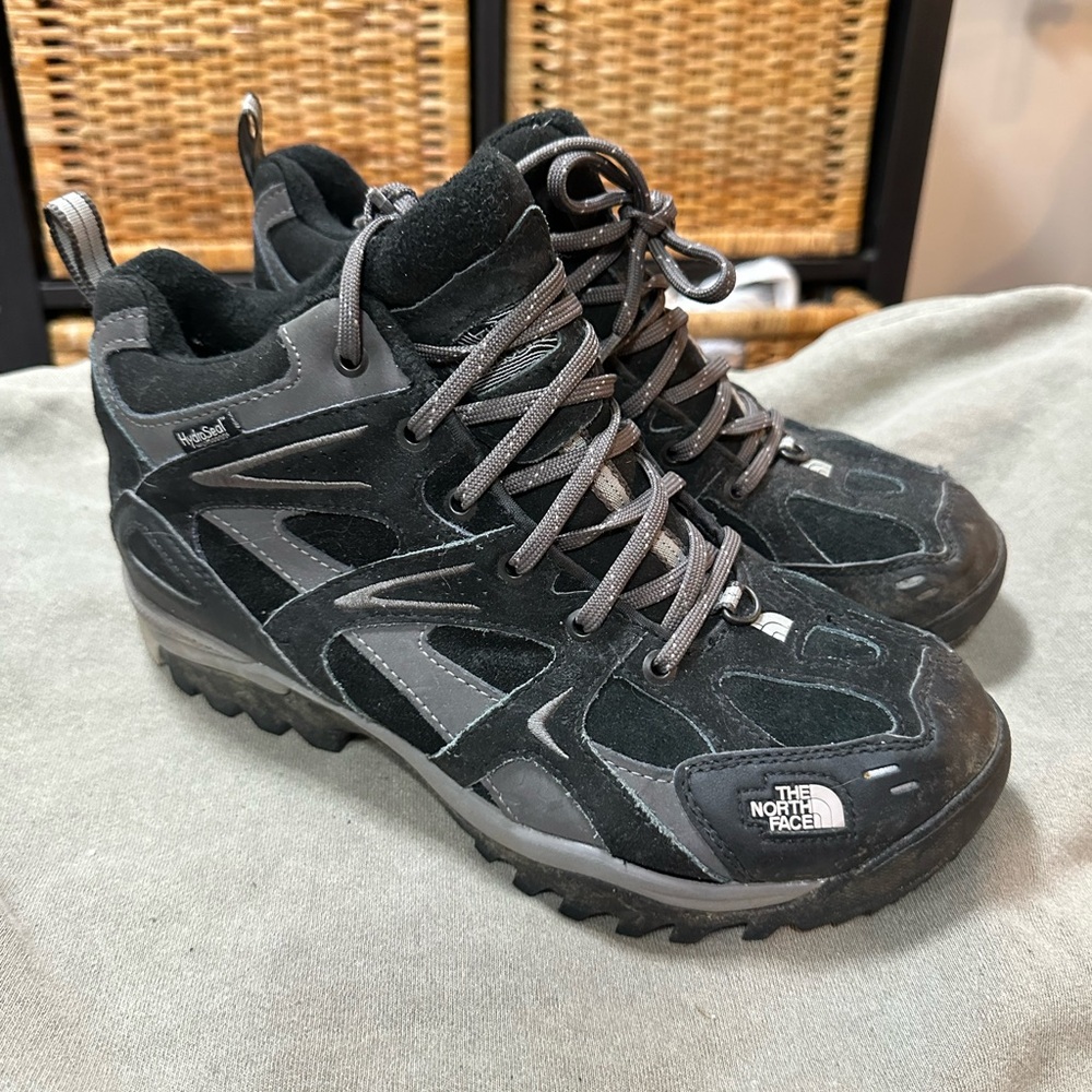 The North Face Hedgehog 3 Mid Waterproof Hiking Boots  Men’s Size 8